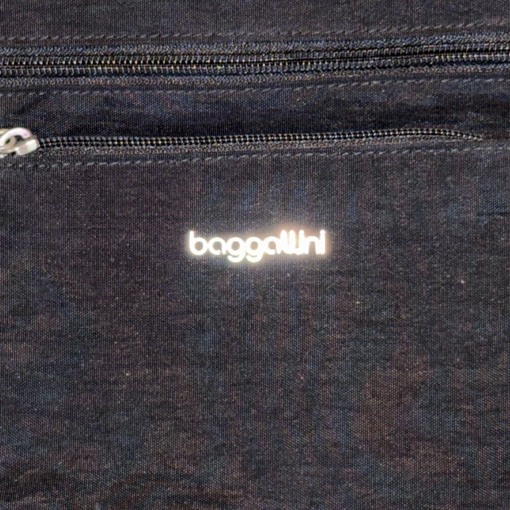 Baggallini Black Crossbody Bag - Picture 3 of 15